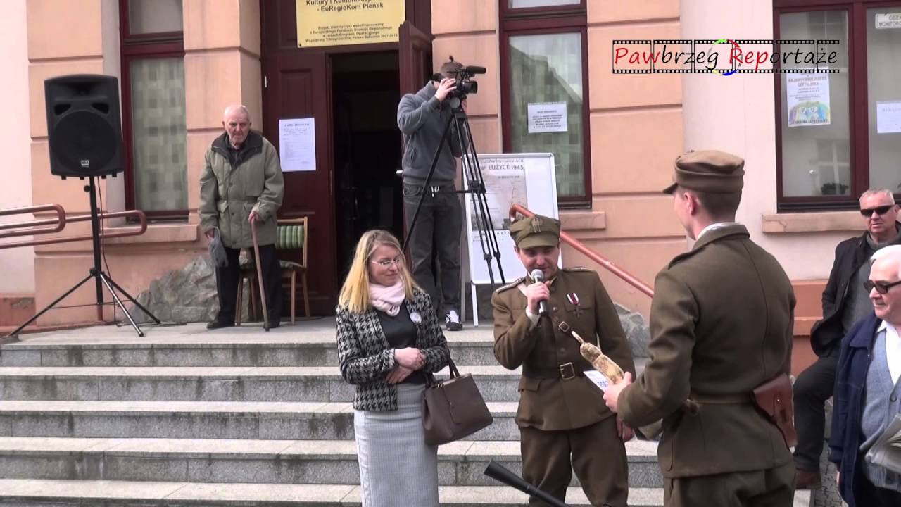 Pieńsk - defilada - Rajd Pojazdów Historycznych Łużyce 1945