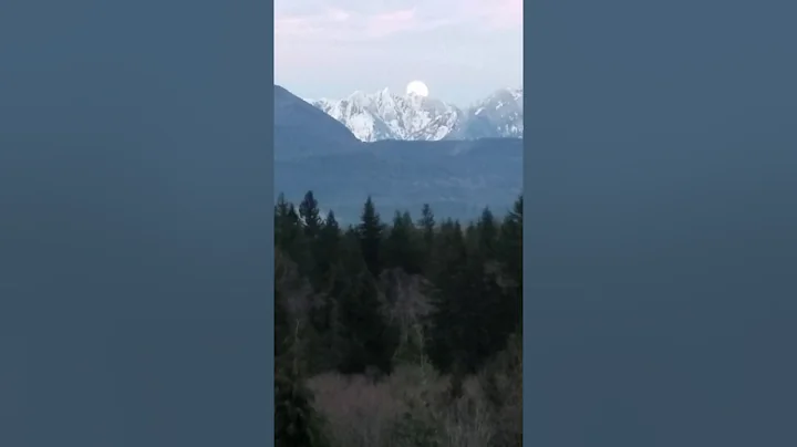 Moon over Cascades January 11, 2017