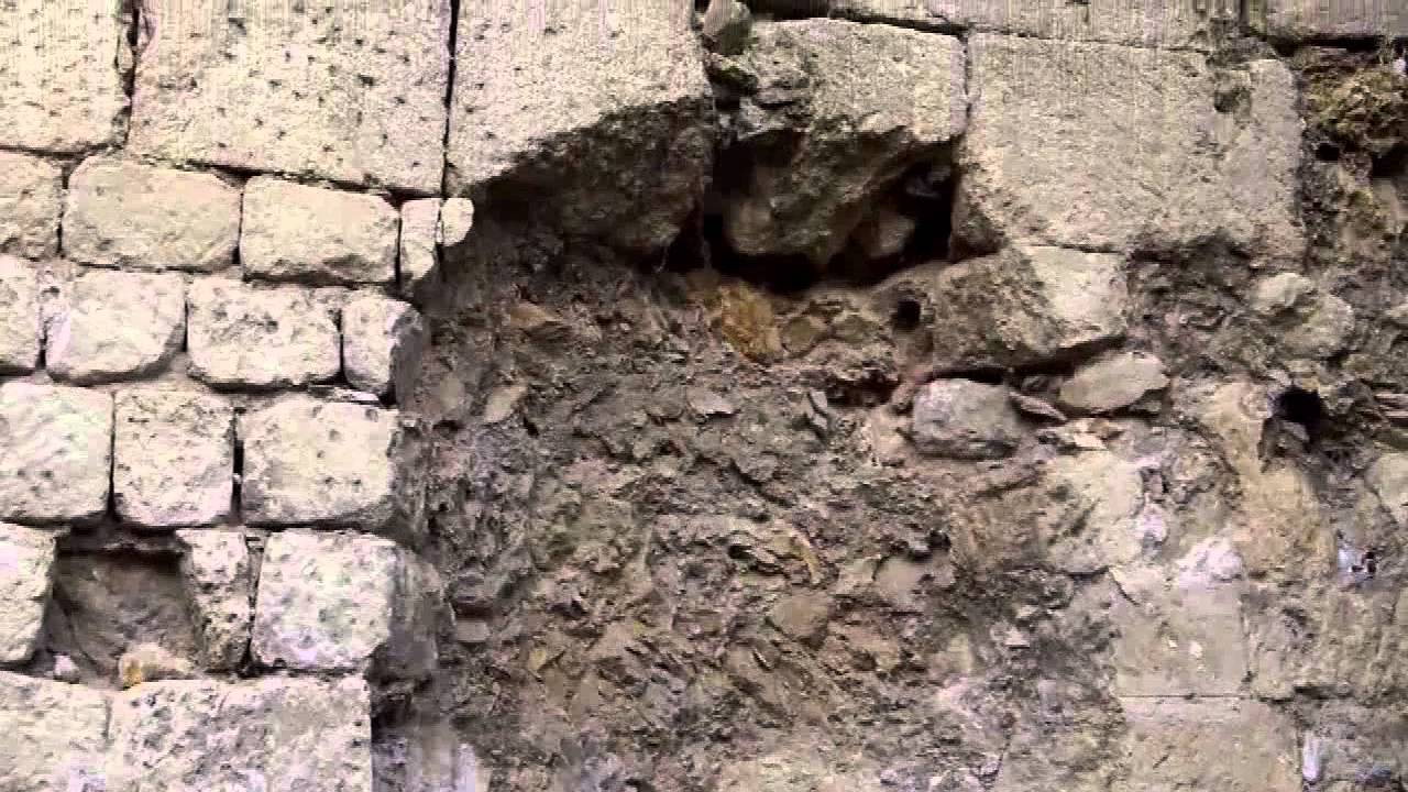 les ruines du vieil Eyguières