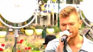 Video voorbeeld van "Ankerstjerne og Shaka Loveless - Lille Hjerte (Go'morgen Danmark 2/9-2014)."