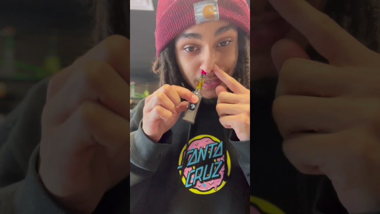 Nose blinkers at the smoke shop