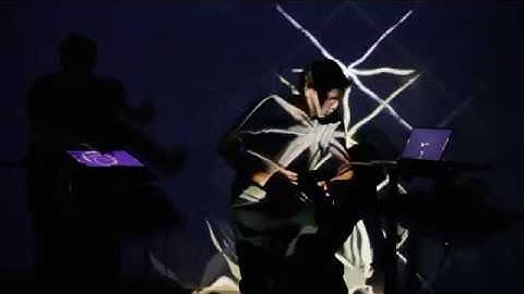 Abstract impro session using motion tracking controllers (Part 1)