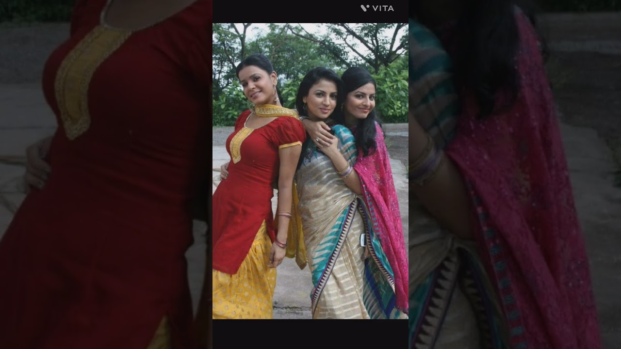 Mr Kaushik ki Paanch Bahu