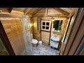 Je construit des toilettes et une salle de bains dans ma maison en bois  vido complte du dbut 