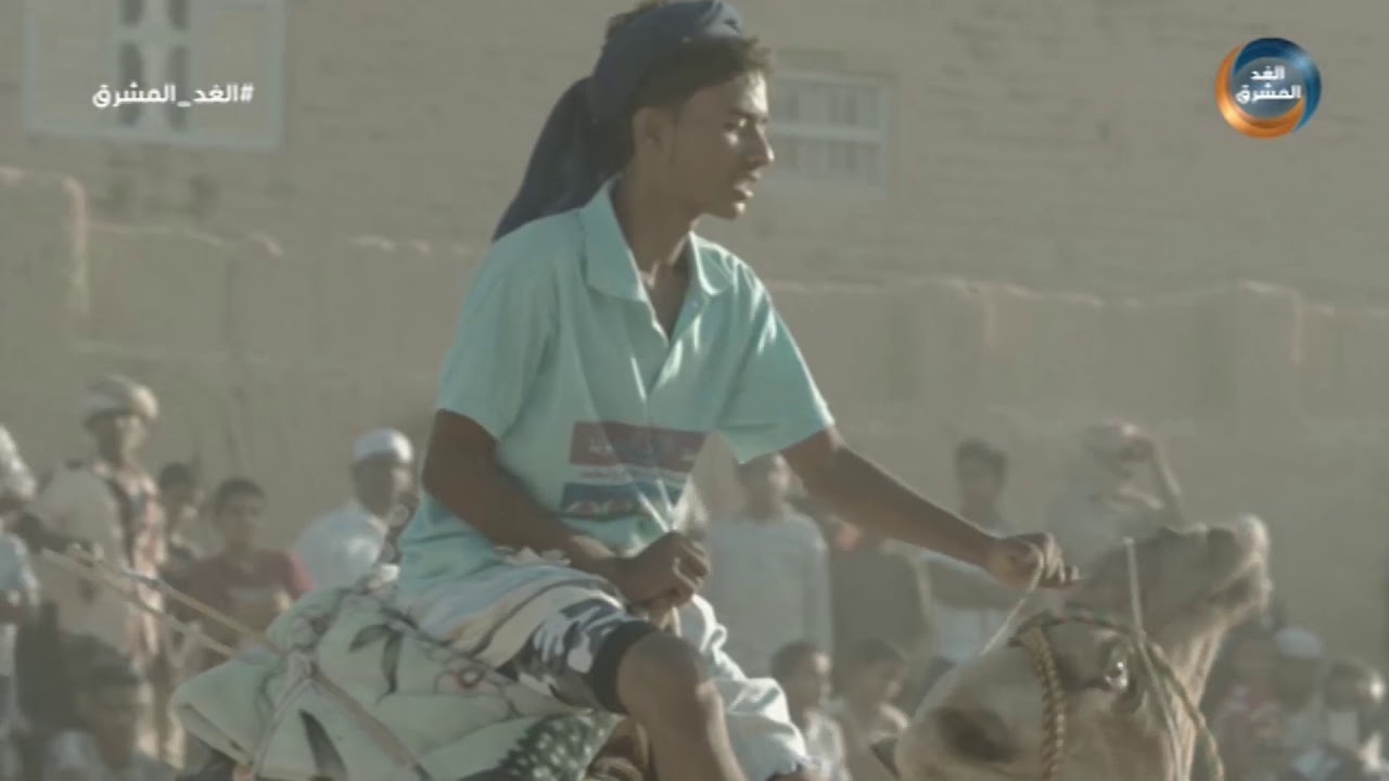 رحلة الهجن | آلاف المتفرجين في انتظار انطلاق سباق الهِجن