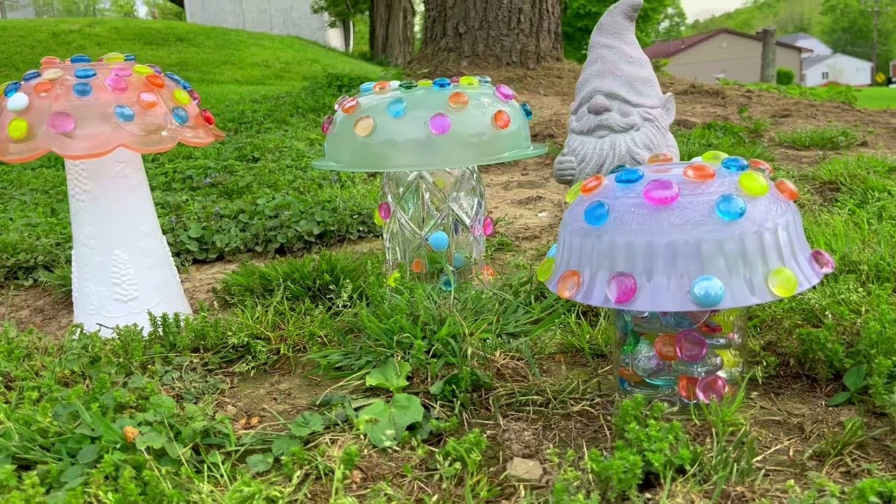 DIY Garden Mushrooms Using Thrift Store Glassware < Craftidly