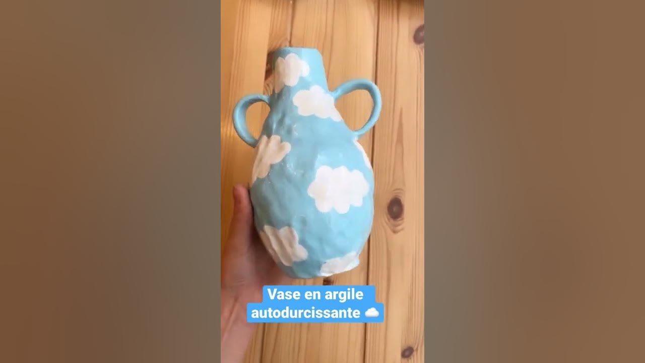 Vase en argile autodurcissante 