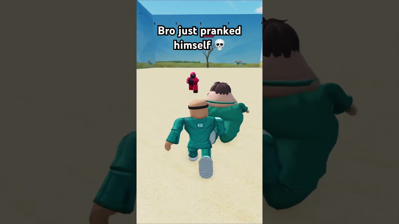 He pranked himself in Roblox Squid Game 😂 #roblox #funny #squidgameroblox #squidgame #squidgame2