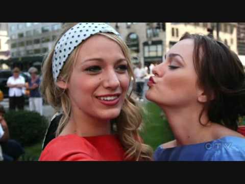 Serena & Blair photo shoot/ Red & Blue Dresses / 1x4 Bad News Blair