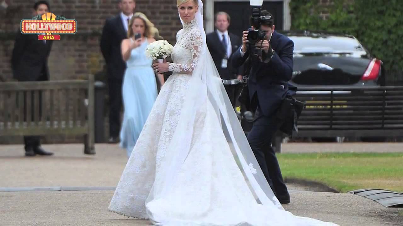Nickyhilton Wedding Suffers Wardrobe Malfunction Youtube