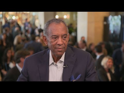 Microsoft Chair Thompson Says He’d Back Deals to Connect Cloud, Users