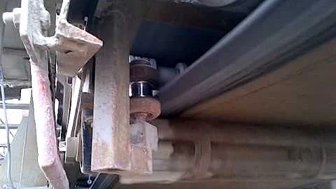 Conveyor guide roller component