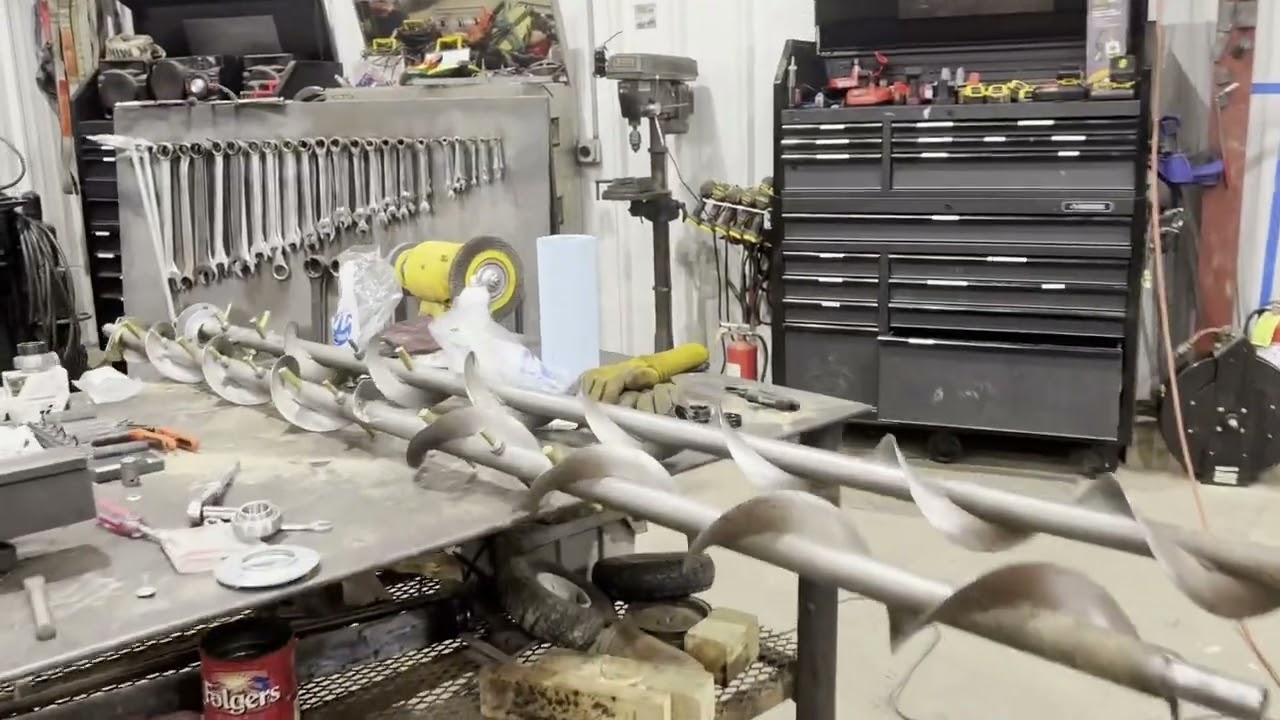 Gleaner R72 Accelerator roller Shaft Broken