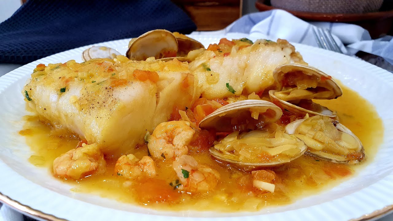 MERLUZA A LA SIDRA CON ALMEJAS