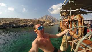 Оман, г. Хасаб, прогулка на лодке Доу в поисках дельфинов, шоу фонтанов в Дубае