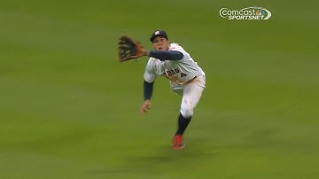ARI@HOU: Springer lays out for an outstanding catch