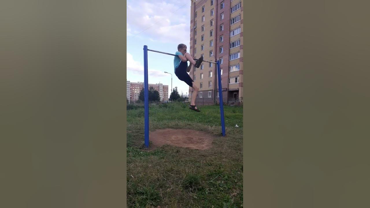 Петух на турнике