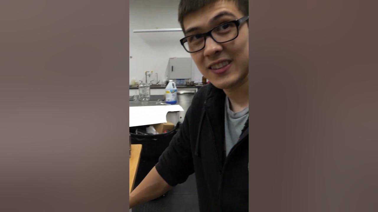 geiger counter vs uranium glass YouTube