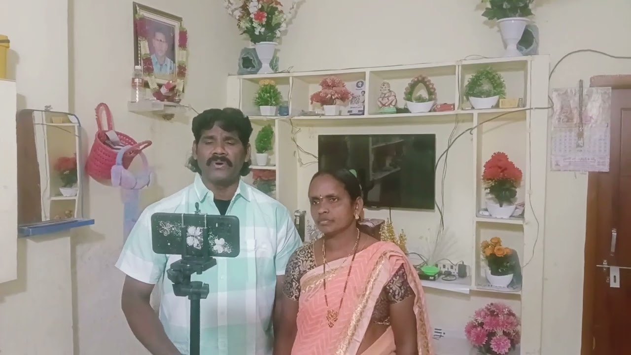 మా పాటలు చూసిన వారు ప్రతి ఒక్కరు కూడా సబ్స్క్రైబ్ చేయండి లైక్ కొట్టండి