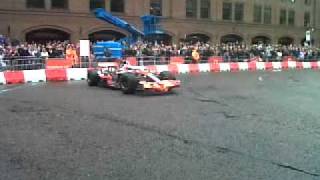 VID-20110829-00004