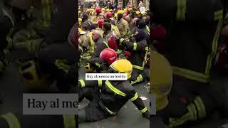 Momentos de tensión entre #policía y #bomberos en unas protestas en #ourense #galicia #protesta