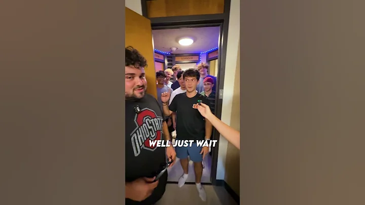 College dude DORM TOUR 😳 #shorts