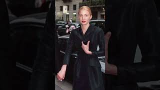 Celebrity Carolyn Bessette-Kennedy in all black #fashion #90s #nostalgia Wealth