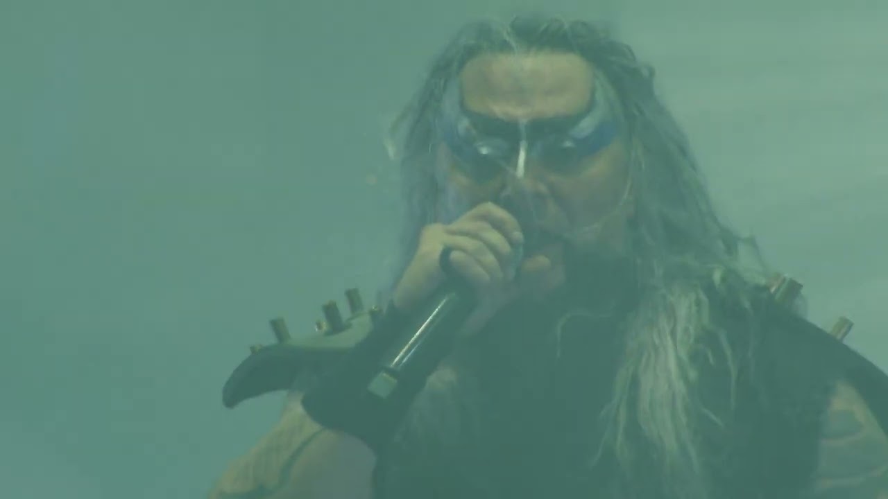 32 HAYKO CEPKİN - YALNIZ KALSIN with OUTRO (STADYUM SHOW)