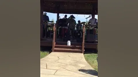 4 Kings & a Queen Shake Your Body