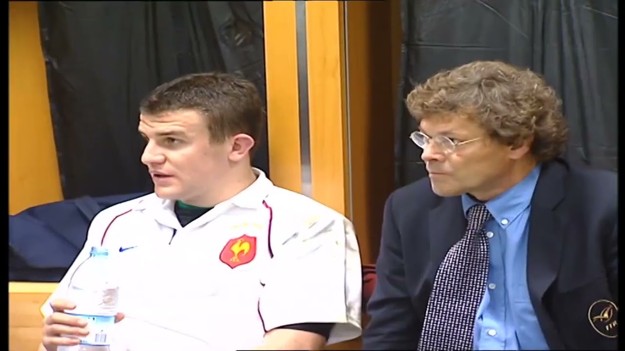 Colère de Bernard Laporte au vestiaire du XV de France face à l'Italie en 2002