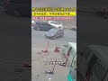 男子忘拉手煞車，小車順滑倒車入庫，幸好有監控，不然這事真的說不清…… 網友：這全自動的，比我手動的還要厲害多了！#下車前拉手煞車#安全停車