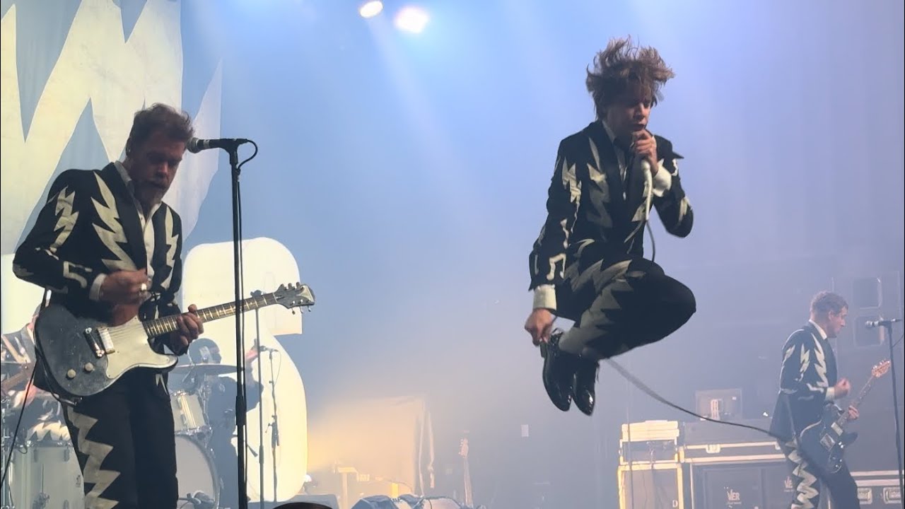 The Hives - Walk Idiot Walk (Toronto 2024)