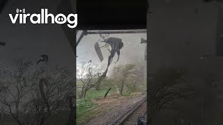 Train Conductor Finds Himself Caught In Tornado's Path || ViralHog Resimi