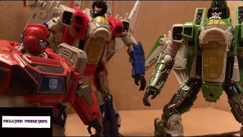 Ironhide V.S. Seekers! (Transformers Stop-Motion Short)