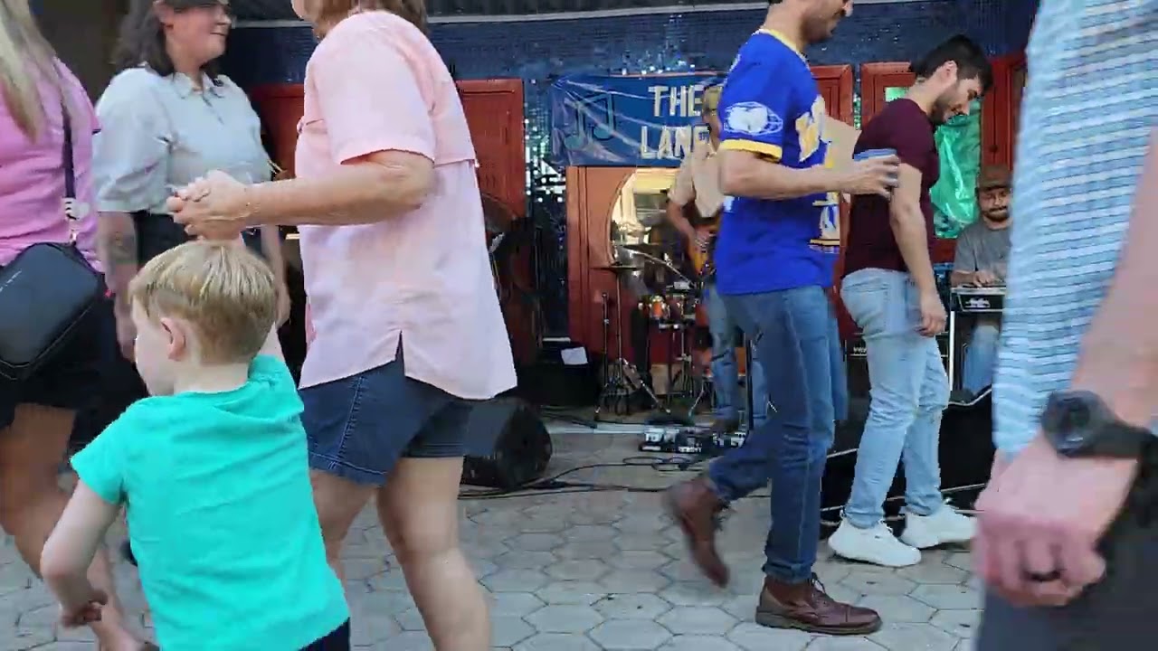 Video thumbnail for "Dabbit & Friends — Bluesberry Fest (Song 8)"