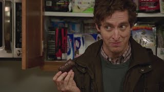 Silicon Valley S4E5 - Richard drops the bomb on blood boy