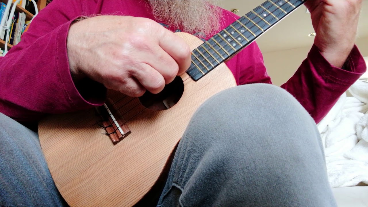 PEPE SANZ KONZERTUKULELE "RED CEDAR"