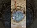 عيون الماء في بئر يدوي روعة 