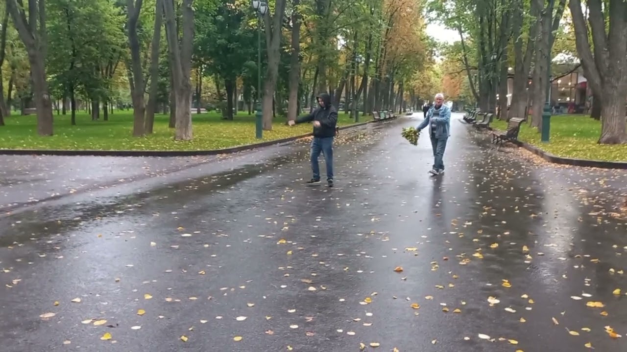 Харьков,танцы в Осени,"В Харькове дождь...."?????? - YouTube