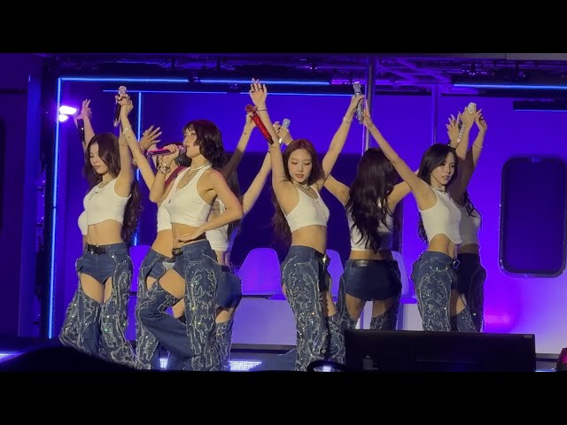 K-POP・アジア TWICE 488 TWICE - Strategy fancam at LOLLAPALOOZA 08-02-25 - YouTube