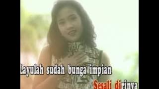 Bunga Dahlia (Vocal IKKE NURJANAH Clip Singer RIEKE NURSAFITRI) Karya Alwi Hasan