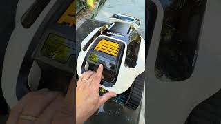 Entretien de la piscine avec le spino e1 #piscine #robot #été #entretien
