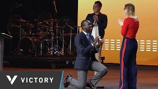 BEST PROPOSAL EVER FROM STAGE (SHE DIDN'T SEE IT COMING)