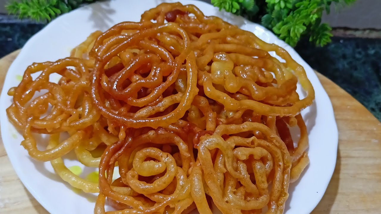Putul R ঘরে মেহমান এসেছে বানিয়ে ফেলুন গরম গরম জিলাপি # Putuler rannaghor 😱 ...