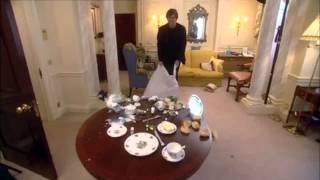 Ruby Wax and Jim Carrey trash their hotel room