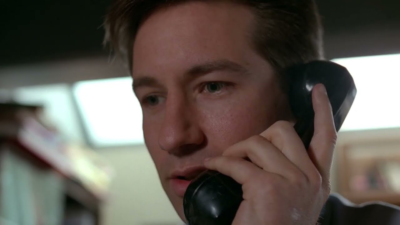 Barnett Calls Mulder («The X-Files: Young at Heart» – 1X15)