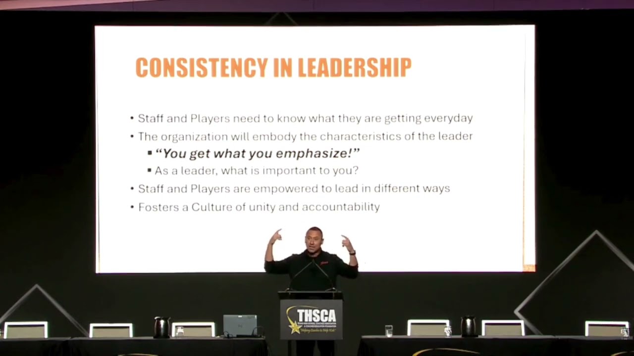 Главный тренер «Техаса» Стив Саркисян — Последовательность в руководстве и дисциплине.