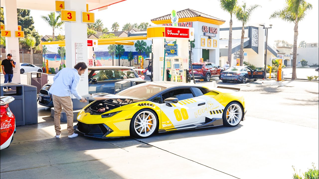 SUPERCARS TAKE OVER REDONDO BEACH PIER (2 Svjs, huracans, sterratos ...