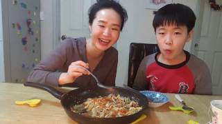 2017/2/20 아들 간식 1 궁중떡볶이 먹방 My son's snack time1 Kungjung ttukboki 酱油炒年糕吃播