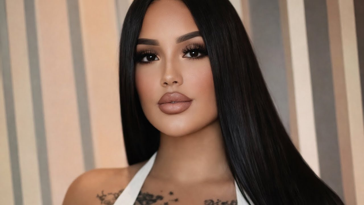Reina Rizz Reina: The Rise of a Confident Plus Size Fashion Icon - YouTube